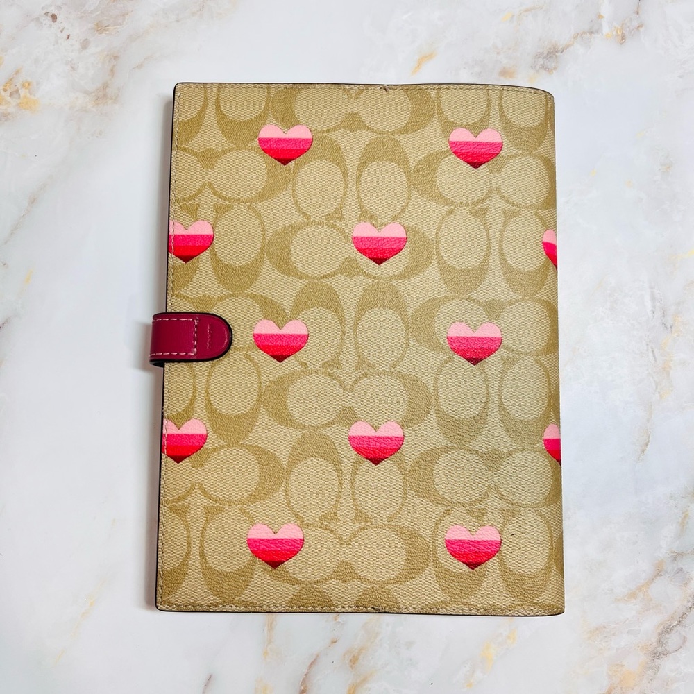 NEW COACH Notebook In Signature Canvas With Stripe Heart Print - Picture 3 of 5